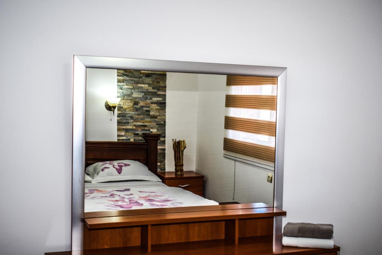 Ema Guest House Плав Екстериор снимка