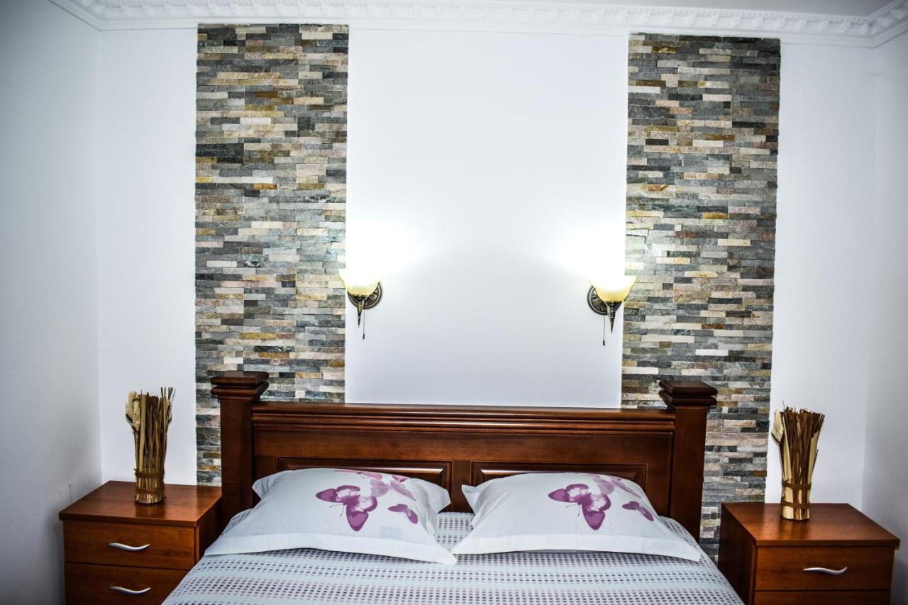 Ema Guest House Плав Екстериор снимка